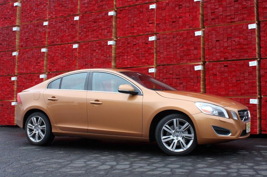  Volvo S60 2010 года  (фото 140 из 226)